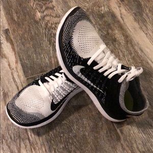 Like new!!!! Nike running shoes